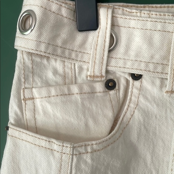 Frye Women's 8 Cream Contrast Stitched Jean Shorts High-rise Grommet Belt - Picture 3 of 6